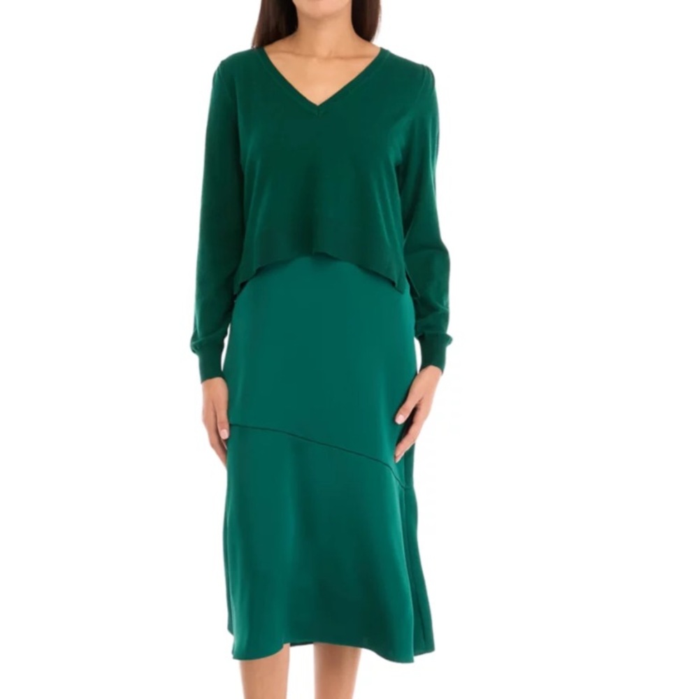 NWT Crown &  Ivy Elegant Green V-Neck Dress